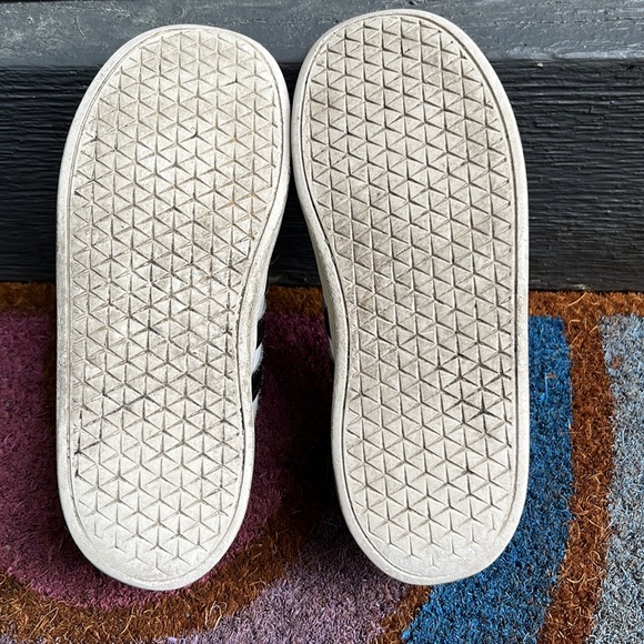 KIDS ADIDAS VELCRO SHOES - Picture 4 of 4